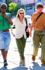 KATE MOSS Out for Lunch in New York 09/15/2022