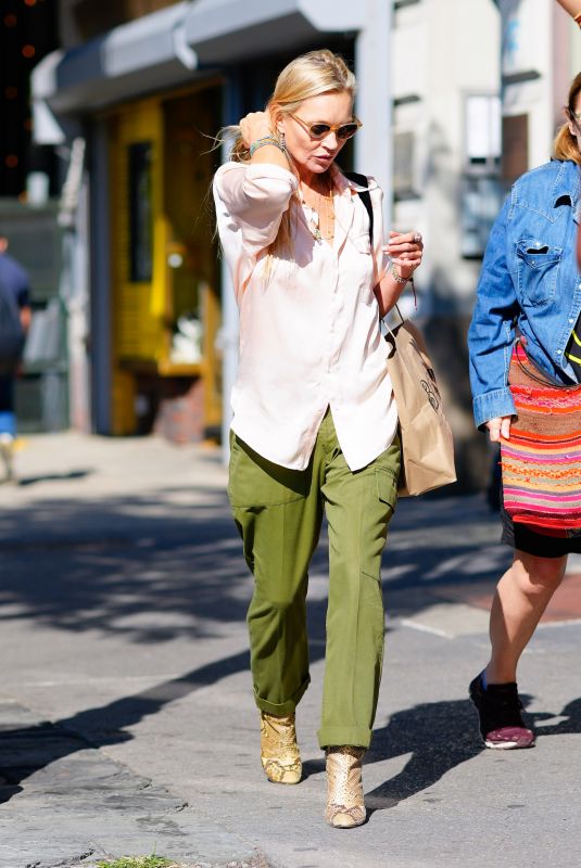 KATE MOSS Out for Lunch in New York 09/15/2022