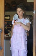 KATHERINE SCHWARZENEGGER at Gourmet Market Pierre Lafond in Montecito 08/31/2022