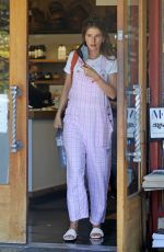 KATHERINE SCHWARZENEGGER at Gourmet Market Pierre Lafond in Montecito 08/31/2022