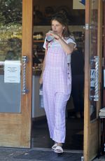 KATHERINE SCHWARZENEGGER at Gourmet Market Pierre Lafond in Montecito 08/31/2022