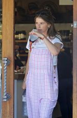 KATHERINE SCHWARZENEGGER at Gourmet Market Pierre Lafond in Montecito 08/31/2022