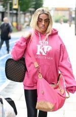 KATIE PRICE Arrives at Steph