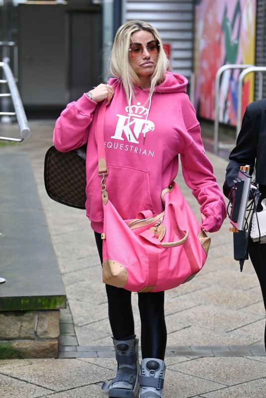 KATIE PRICE Arrives at Steph’s Packed Lunch in Leeds 09/08/2022