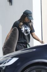 KELLY ROWLAND Out Shopping in West Hollywood 09/16/2022