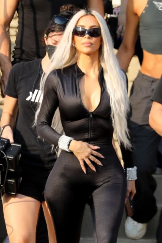 KIM KARDASHIAN Heading to a Photoshoot in Los Angeles 09/14/2022