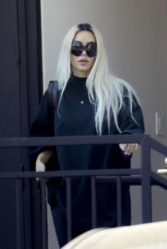 KIM KARDASHIAN Leaves a Dermatologist in Beverly Hills 09/28/2022