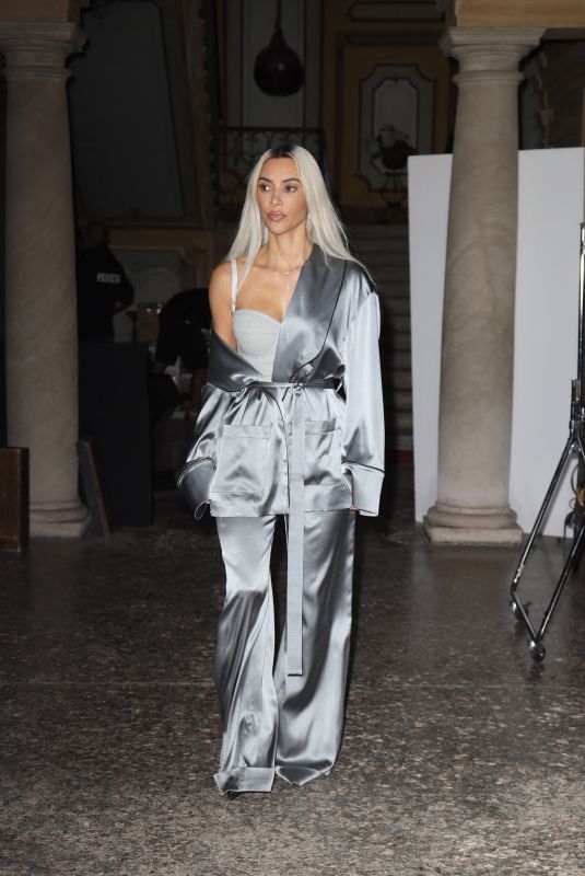 KIM KARDASHIAN Leaves a Photoshoot in Milan 09/27/2022