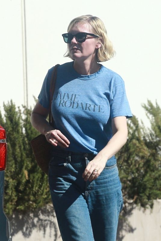 KIRSTEN DUNST Out for Lunch in Toluca Lake 09/20/2022