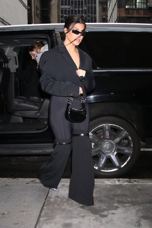 KOURTNEY KARDASHIAN Arrives at Today Show in New York 09/12/2022
