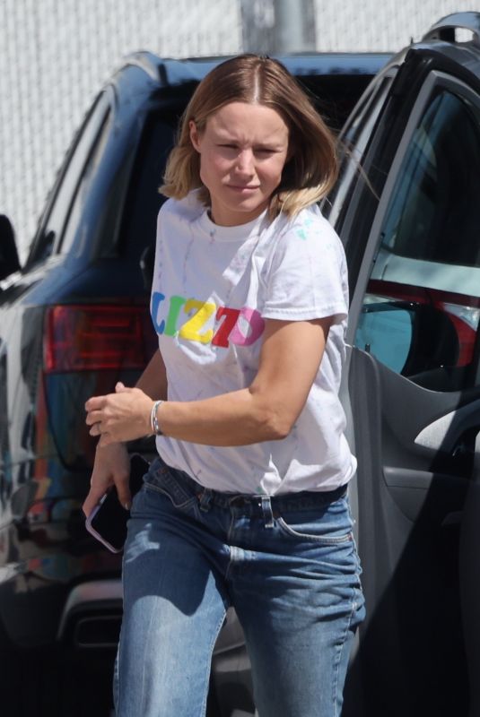 KRISTEN BELL Out and About in Los Angeles 09/12/2022