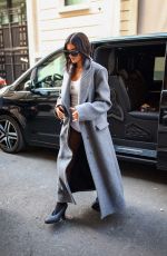 KYLIE JENNER Arrives at Her Hotel in Paris 09/30/2022