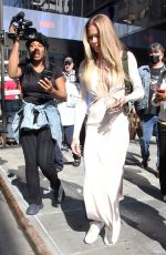 LEANN RIMES Leaves Good Day New York 09/15/2022