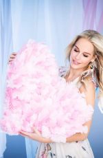 LINDA FAH - Federleicht Album Photoshoot, 2022
