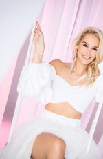 LINDA FAH - Federleicht Album Photoshoot, 2022