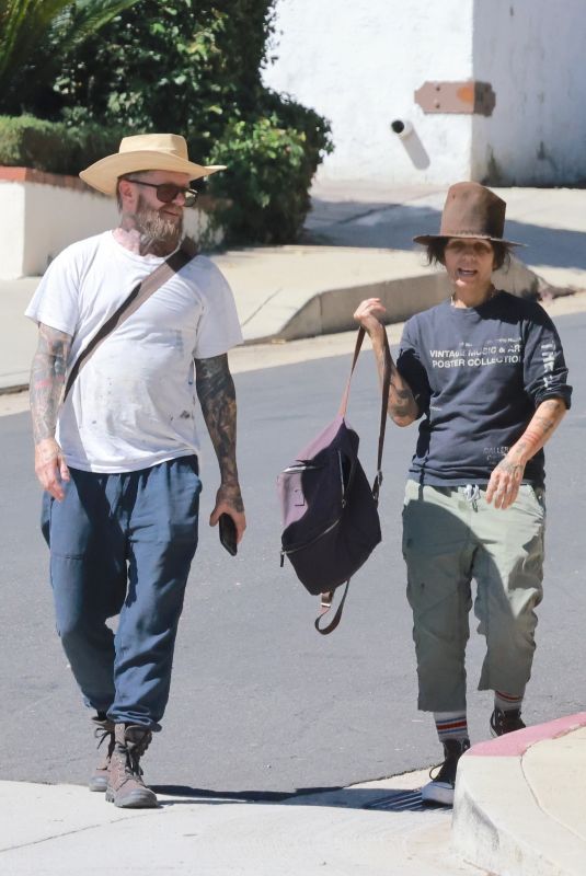 LINDA PERRY Out Hiking with a Friend in Los Feliz 09/24/2022