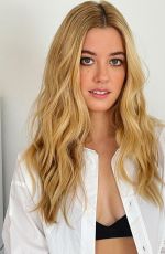 MALLORY BECHTEL at a Photoshoot, September 2022