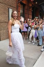 MARGOT ROBBIE Arrives at Amsterdam Premiere in New York 09/18/2022