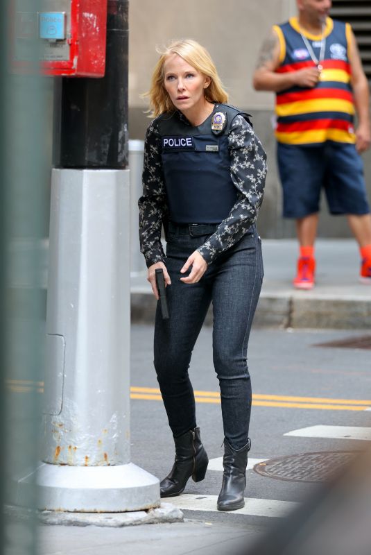 MARISKA HARGITAY on the Set of Law and Order: SVU in New York 09/19/2022