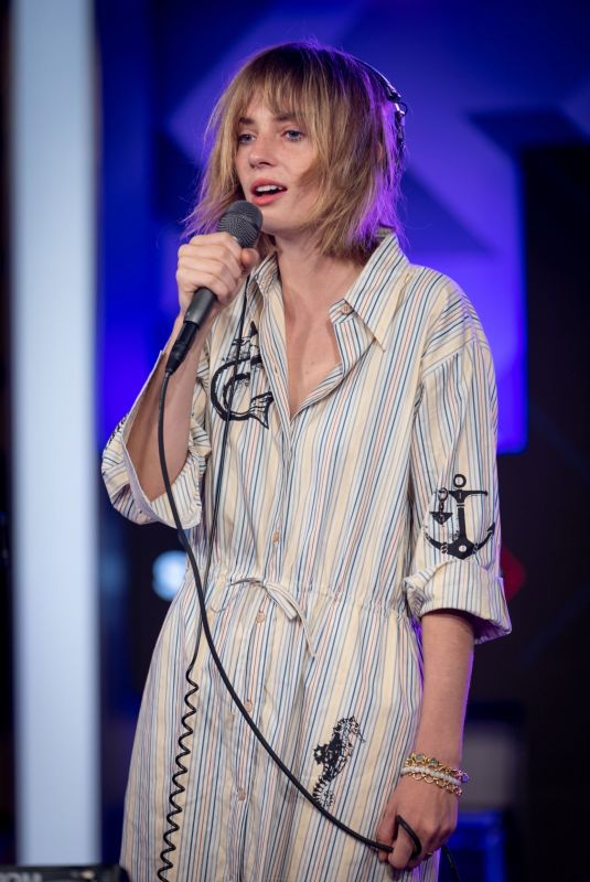 MAYA HAWKE Performs at Siriusxm Hollywood Studio in Los Angeles 09/27/2022