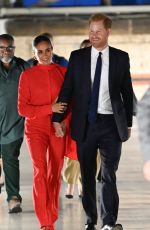 MEGHAN MARKLE and Prince Harry Catch a Train Back to London 09/05/2022