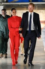 MEGHAN MARKLE and Prince Harry Catch a Train Back to London 09/05/2022