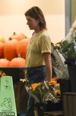 MILLA JOVOVICH Shopping for Groceries at Whole Foods in Beverly Hills 09/20/2022