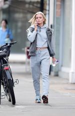 NADIYA BYCHKOVA Out to Catch a Bus in London 09/08/2022