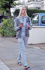 NADIYA BYCHKOVA Out to Catch a Bus in London 09/08/2022