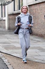 NADIYA BYCHKOVA Out to Catch a Bus in London 09/08/2022