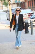 NAOMI WATTS Arrives at Her Apartment in New York 09/16/2022