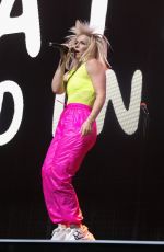 NATASHA BEDINGFIELD Opens for Lewis Capaldi at 02 Arena in London 09/01/2022