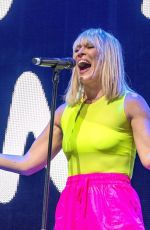 NATASHA BEDINGFIELD Opens for Lewis Capaldi at 02 Arena in London 09/01/2022