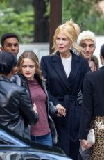 NICOLE KIDMAN and JOEY KING on the Set of A Family Affair in Atlanta 09/01/2022