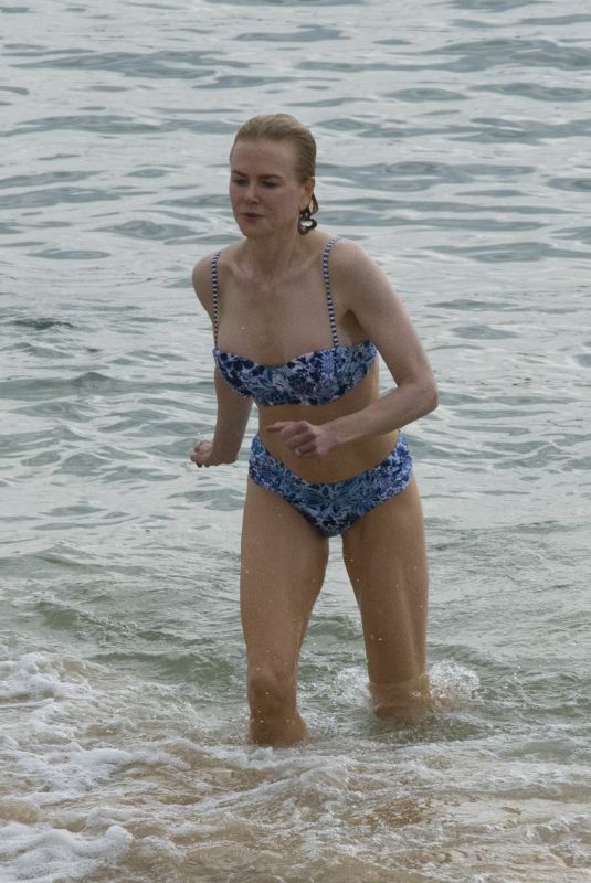 NICOLE KIDMAN in Bikini at a Beach in Sydney 01/09/2004