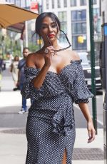 NICOLE SCHERZINGER Heading to Sherri Shepherd Talk Show in New York 09/21/2022