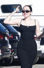 NOAH CYRUS Out Shopping for Groceries n Studio City 09/24/2022