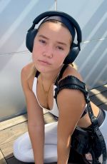 OLIVIA PONTON - Instagram Photos 09/06/2022