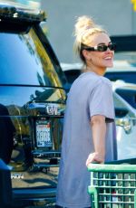 PETA MURGATROYD Shopping at Whole Foods in Malibu 09/01/2022