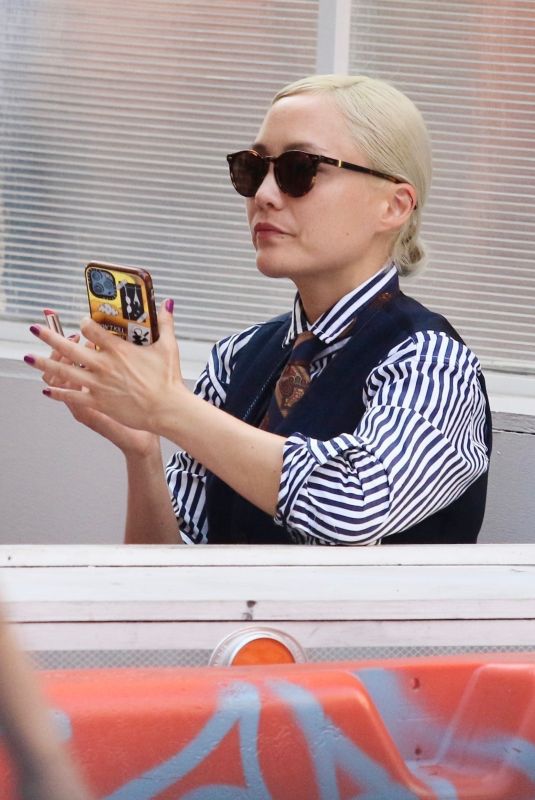 POM KLEMENTIEFF Out for Lunch with a Friend in New York 09/03/2022