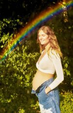 Pregnant CONSTANCE JABLONSKI in Elle Magazine, France September 2022