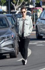 Pregnant KATE MARA Out for Coffee and Juice in Los Angeles 09/20/2022