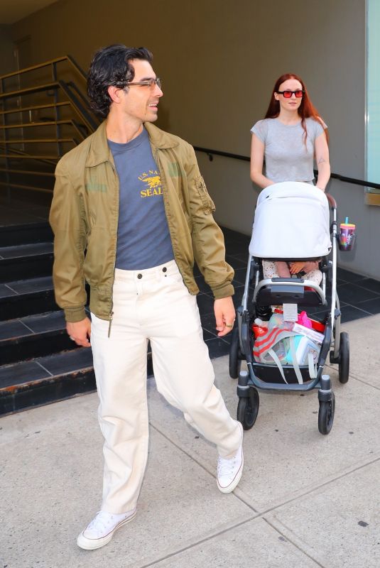 Pregnant SOPHIE TURNER and Joe Jonas Out with Their Baby in New York 09/21/2022
