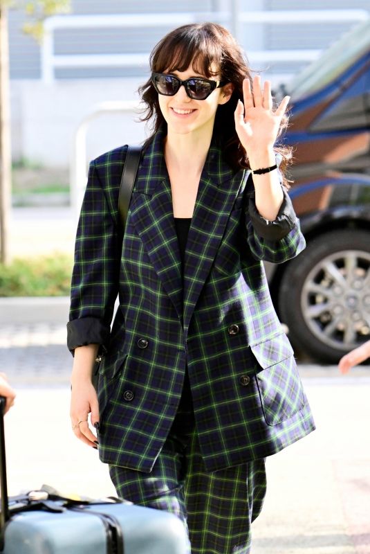 RACHEL BROSNAHAN Arrives at 79th Venice International Film Festival 09/03/2022