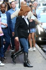 REBA MCENTIRE Leaves Good Morning America in New York 09/10/2022