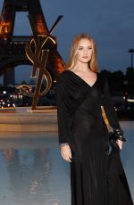 ROSIE HUNTINGTON-WHITELEY Arrives at Saint Laurent Show at Paris Fashion Week 09/27/2022
