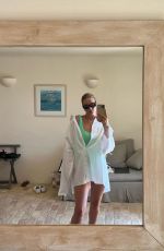 ROSIE HUNTINGTON-WHITELEY - Instagram Photos 09/26/2022