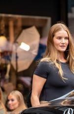 ROSIE HUNTINGTON-WHITELEY Shopping at Harrods in London 09/03/2022