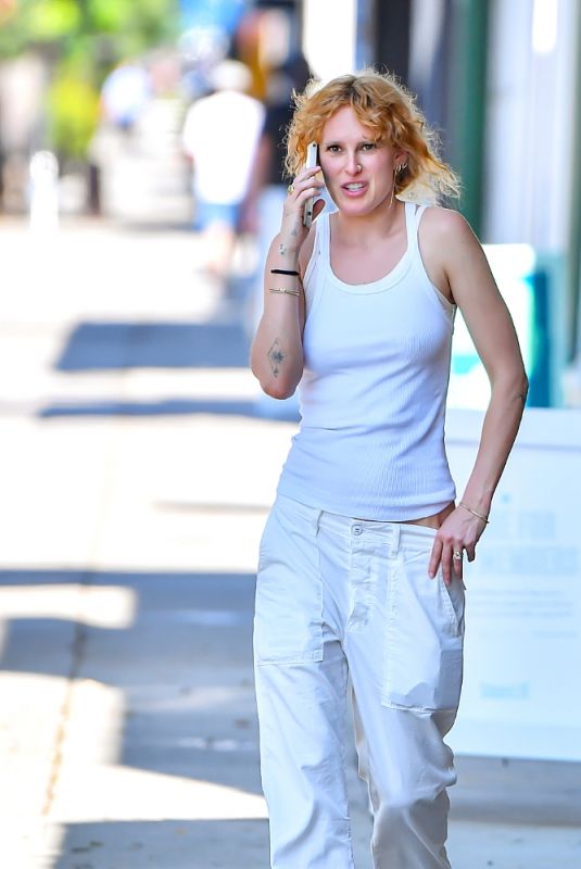 RUMER WILLIS at Erewhon in Studio City 08/31/2022