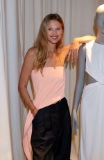 TONI GARRN at Her Charity Fashion Fleamarket 09/15/2022